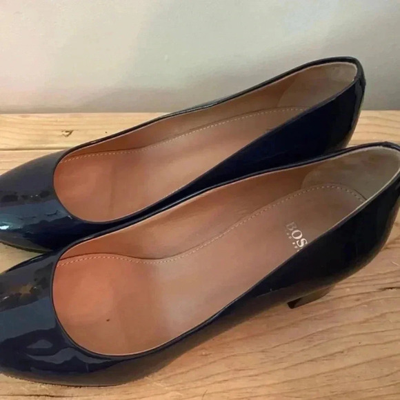 Hugo Boss Womens Patent Leather Heels - Picture 5 of 9